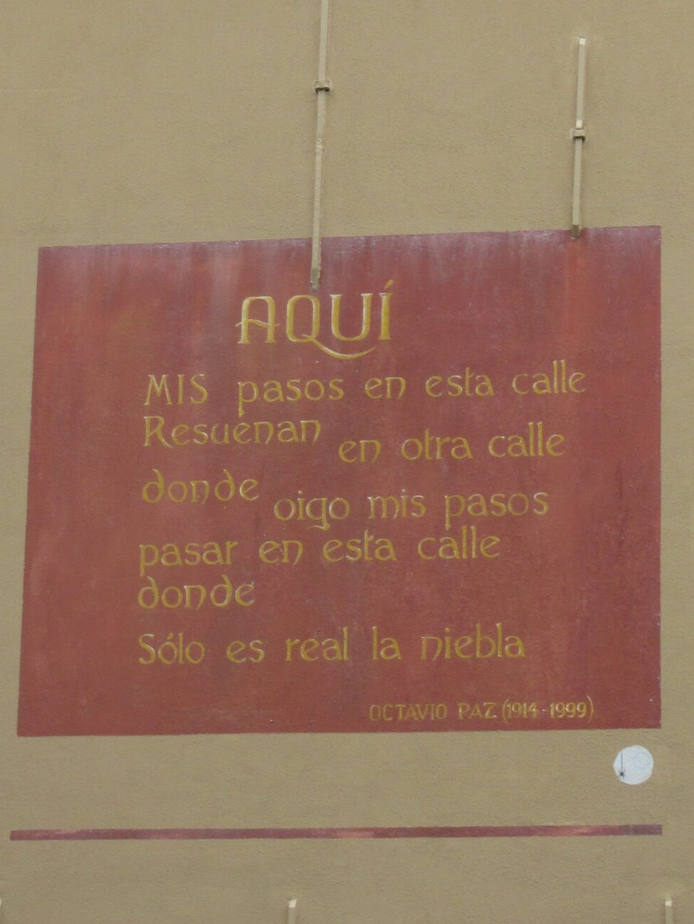 Mural con poema de Octavio Paz